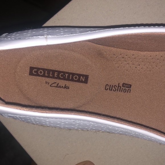 Clarks white leather slip-on loafers - Picture 2 of 7